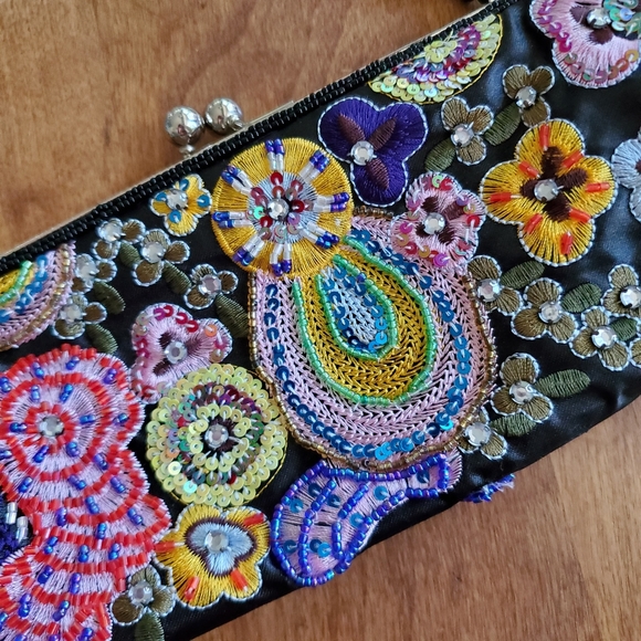 Colorful Beaded Clutch w/ Detachable Straps - Picture 2 of 9